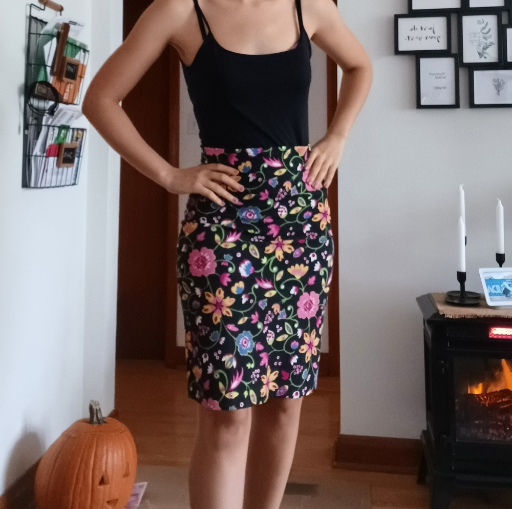 ⚡️SALE⚡️Vintage Floral Pencil Skirt - Picture 6 of 9